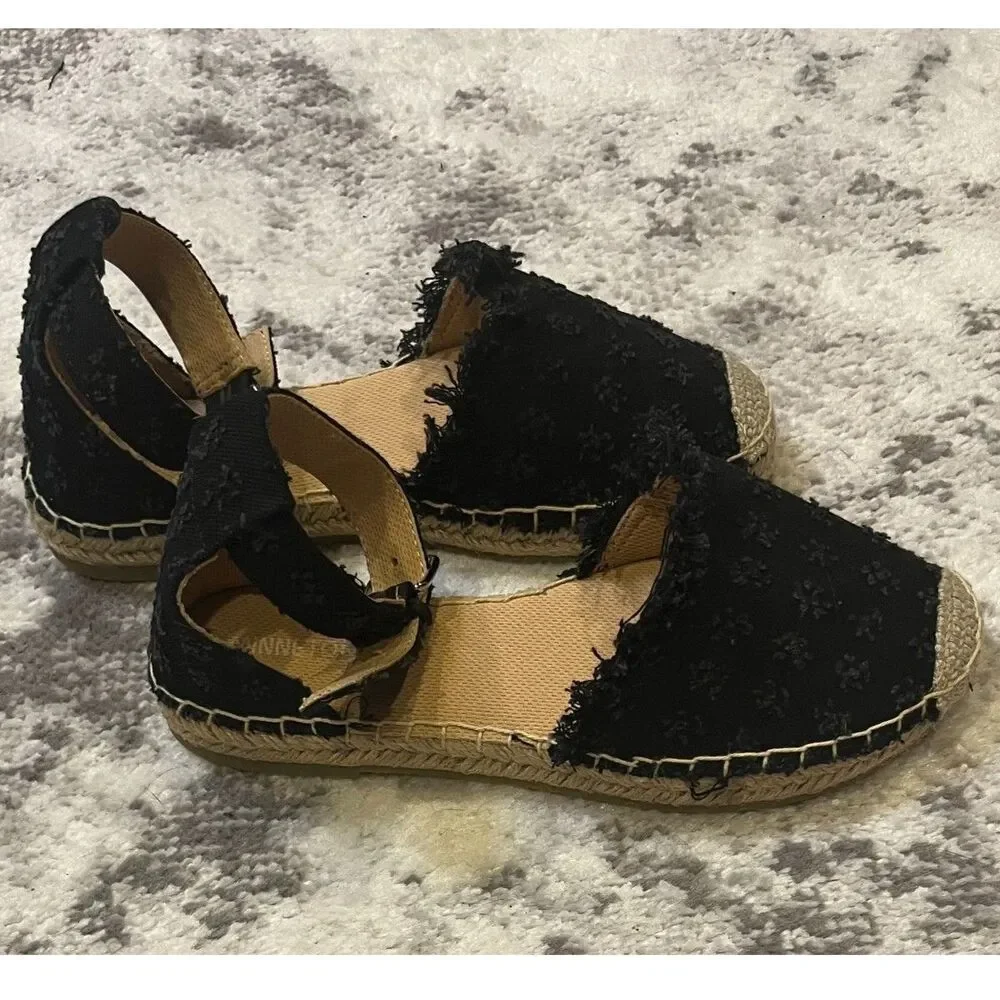 Minnetonka Prima Espadrille Flats Black Canvas Sz 7 NWOT
